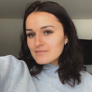 Meet your Posher, Laurie